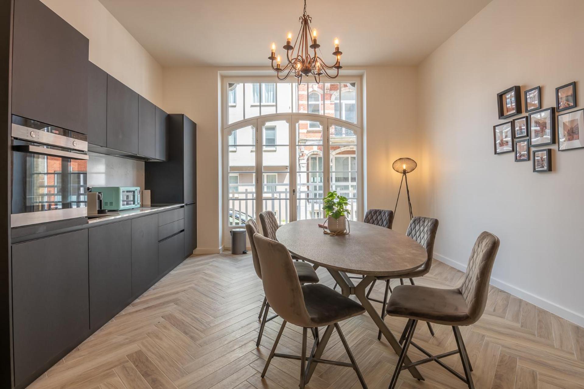 Beautiful Renovated Apartment In An Authentic Building أوستيند المظهر الخارجي الصورة