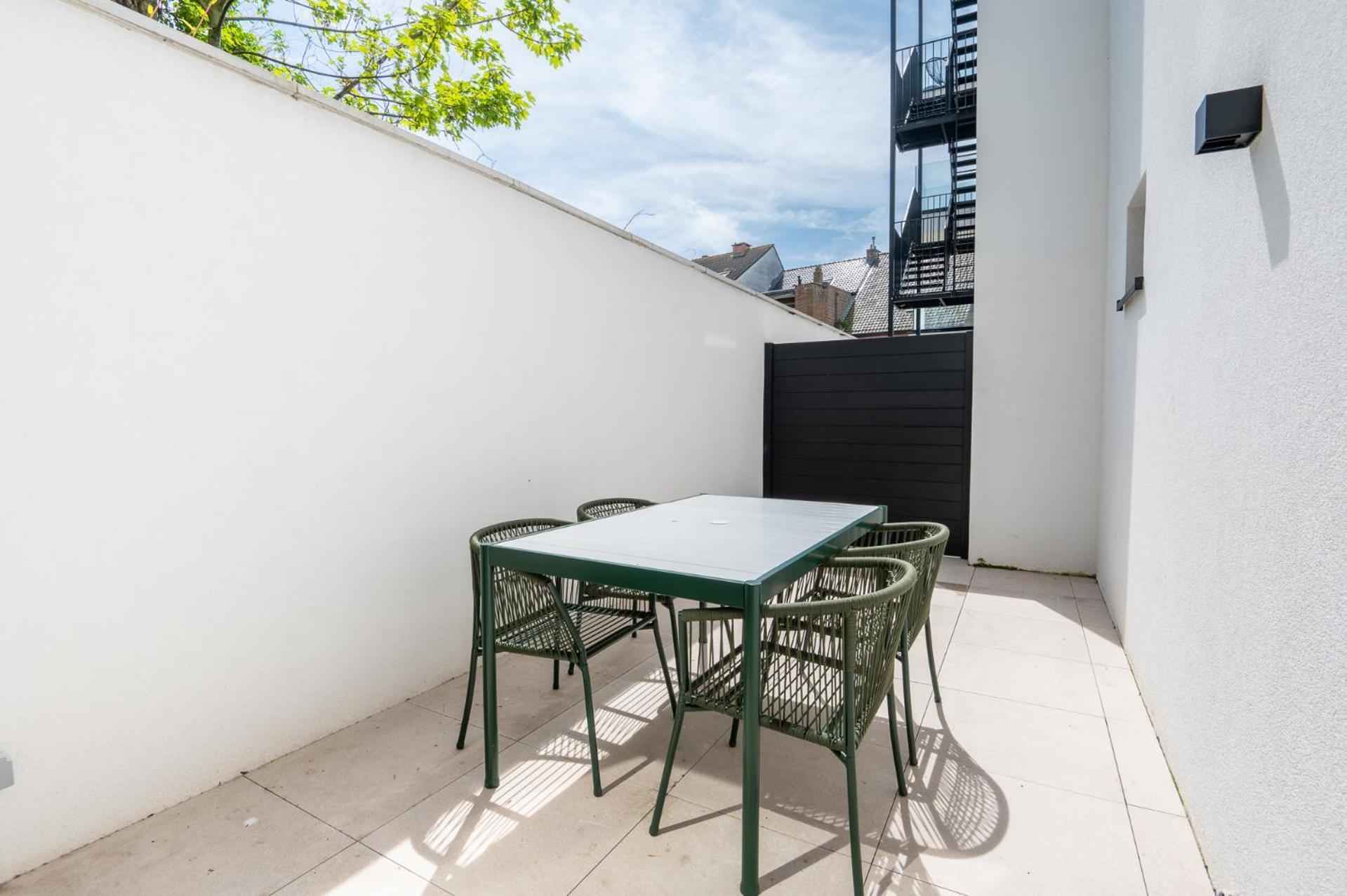 Beautiful Renovated Apartment In An Authentic Building أوستيند المظهر الخارجي الصورة