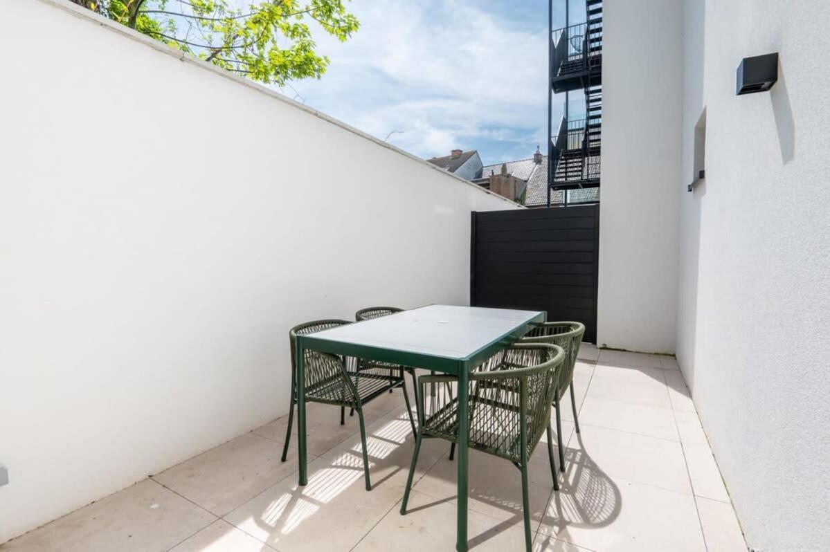 Beautiful Renovated Apartment In An Authentic Building أوستيند المظهر الخارجي الصورة