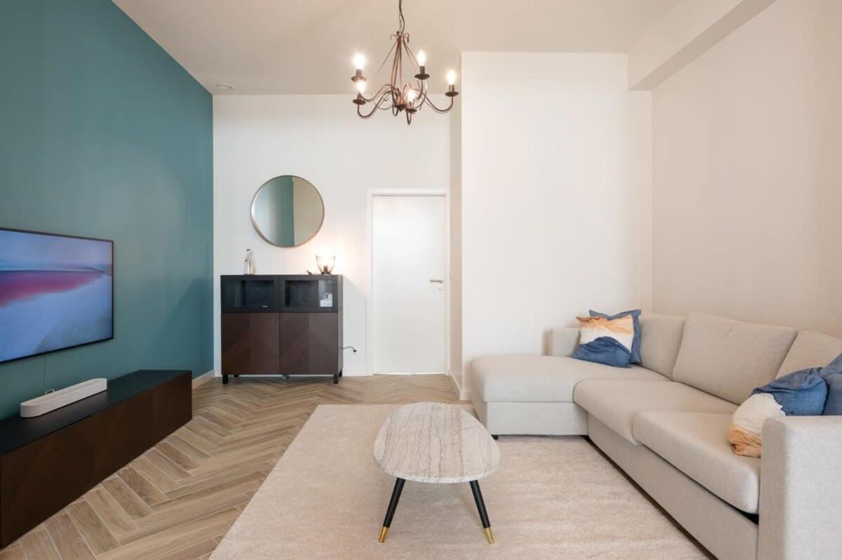 Beautiful Renovated Apartment In An Authentic Building أوستيند المظهر الخارجي الصورة