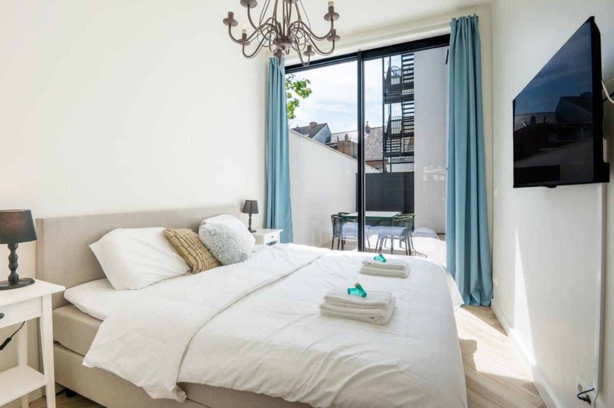 Beautiful Renovated Apartment In An Authentic Building أوستيند المظهر الخارجي الصورة