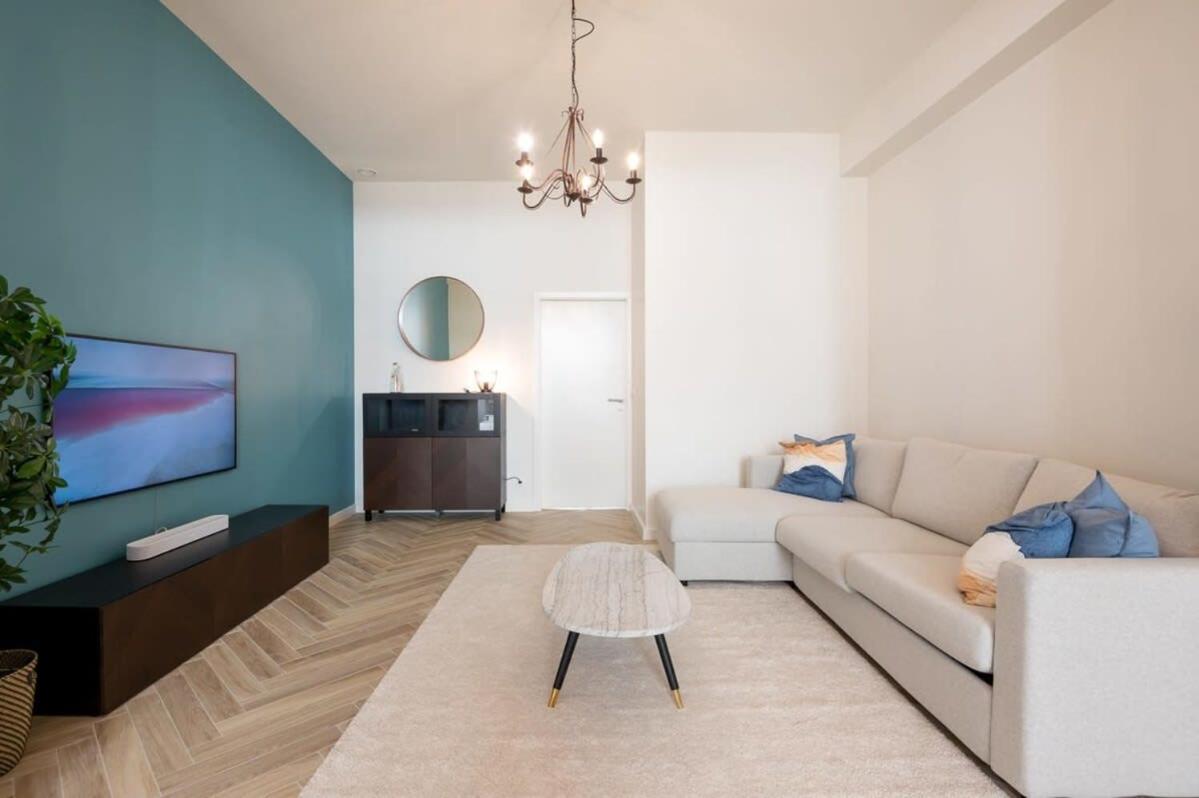 Beautiful Renovated Apartment In An Authentic Building أوستيند المظهر الخارجي الصورة