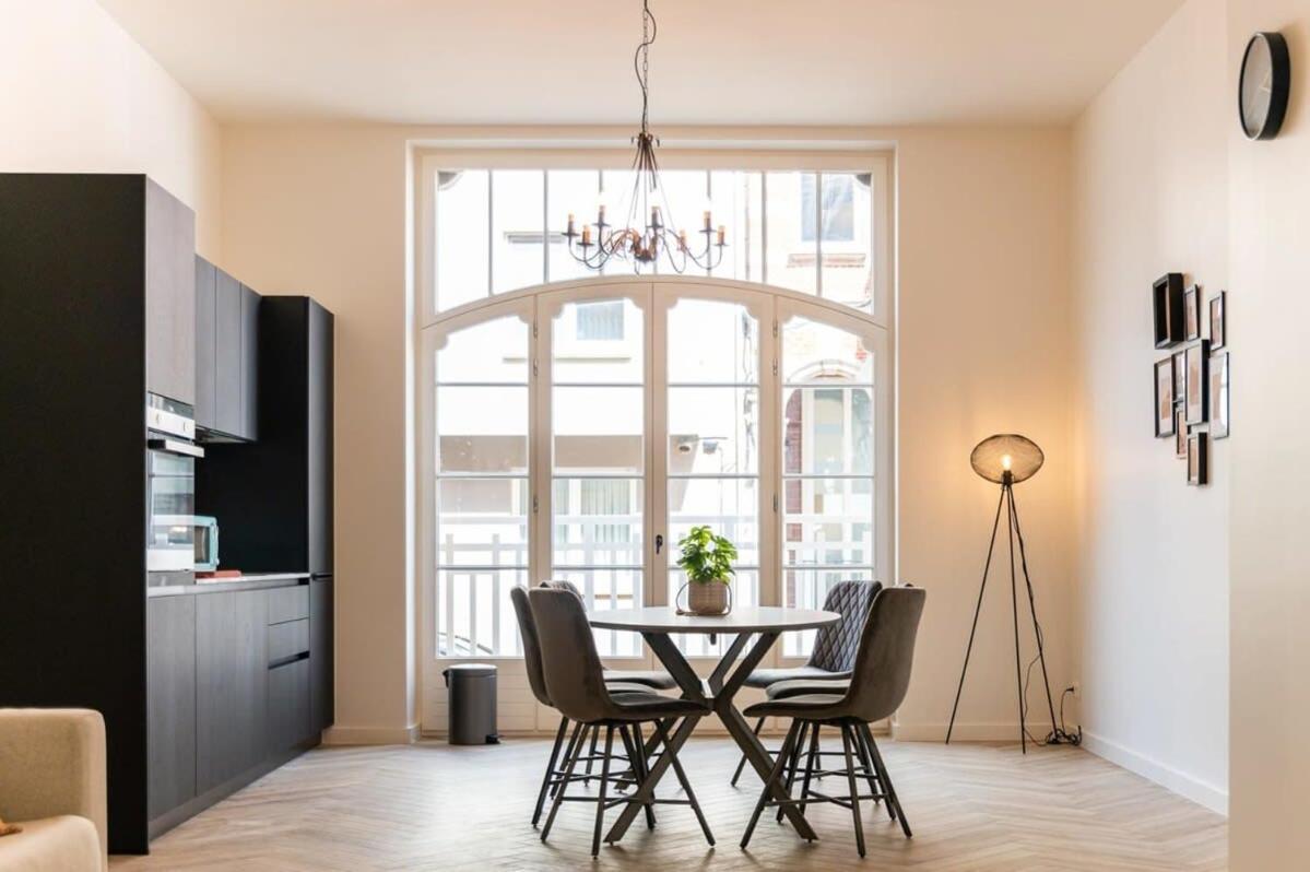 Beautiful Renovated Apartment In An Authentic Building أوستيند المظهر الخارجي الصورة